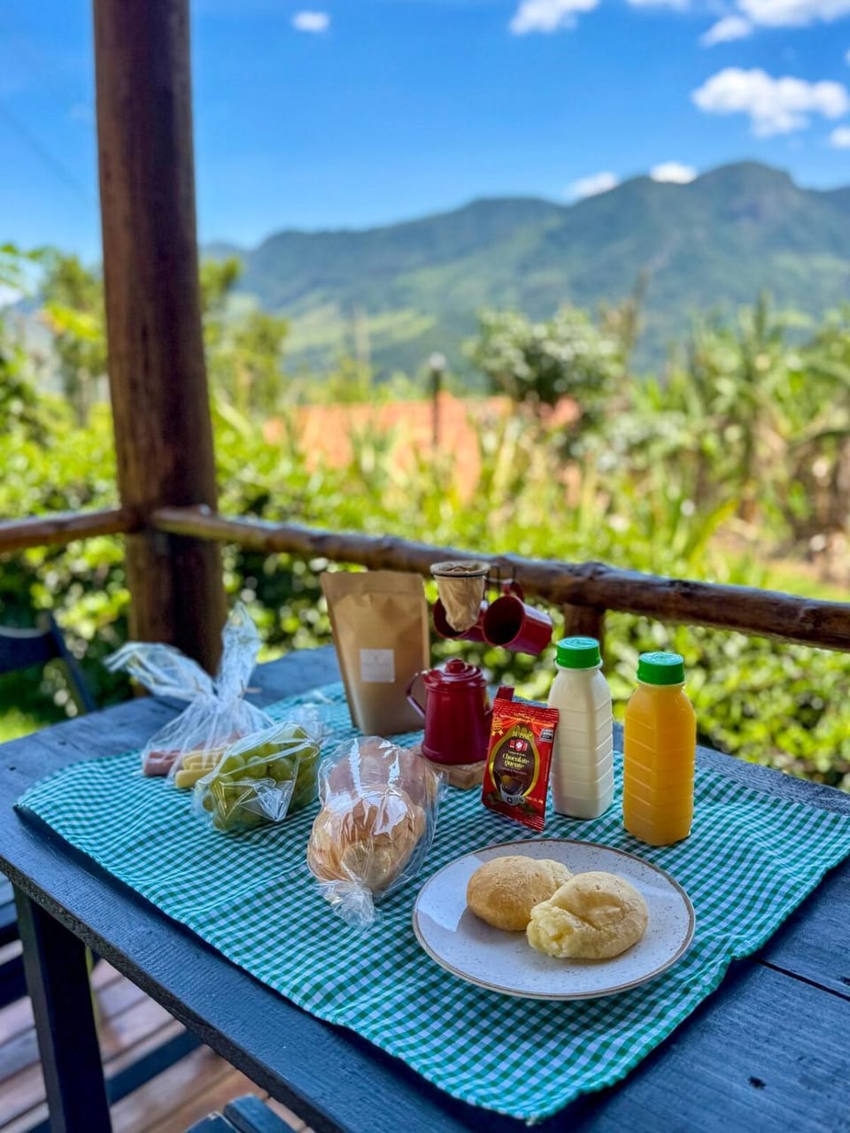 Chalé com Hidromassagem e Café da Manhã Chalet in State of São Paulo