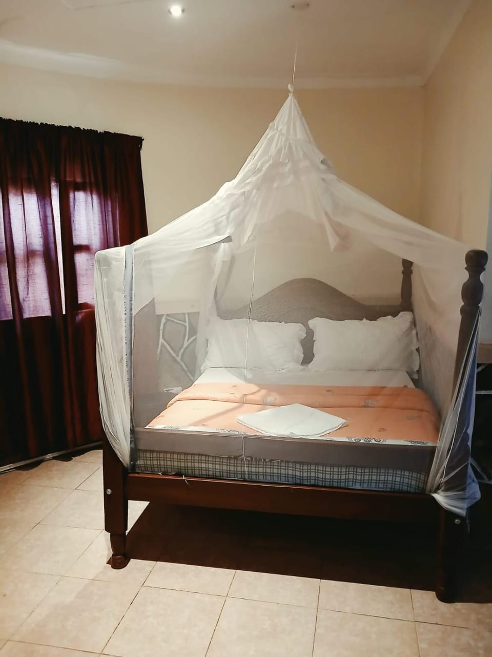 Cottage garden Hotel in Uganda