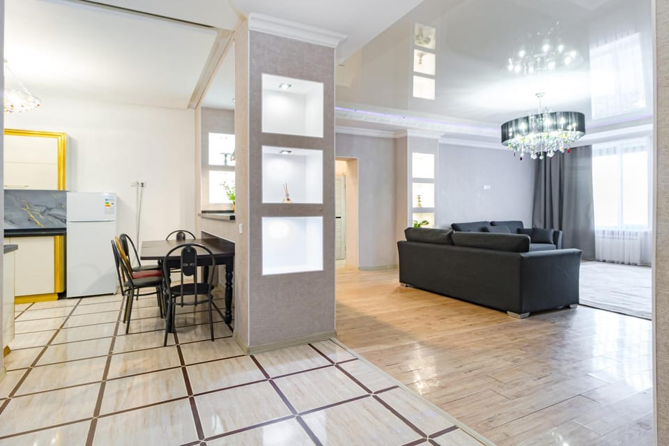 Просторная квартира рядом с Президентским центром Apartment in Kazakhstan