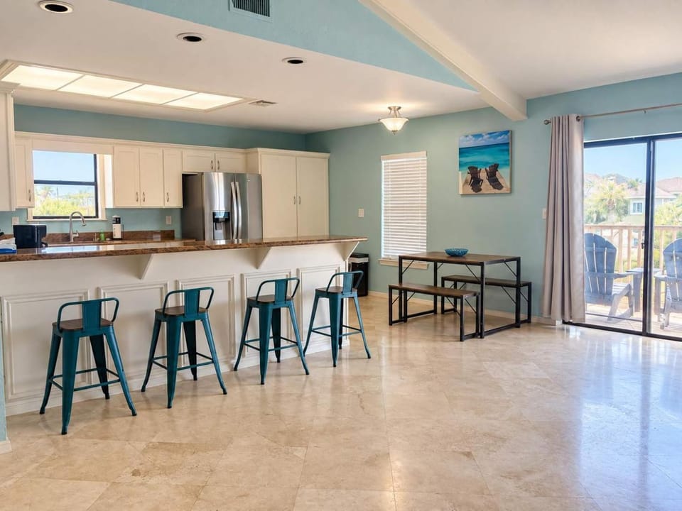 Isla Bella - Waterfront Retreat Dock Boat Lift House in Port Isabel