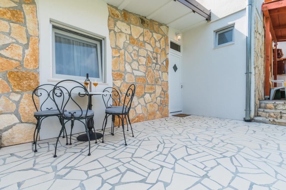 Patio, Seating area