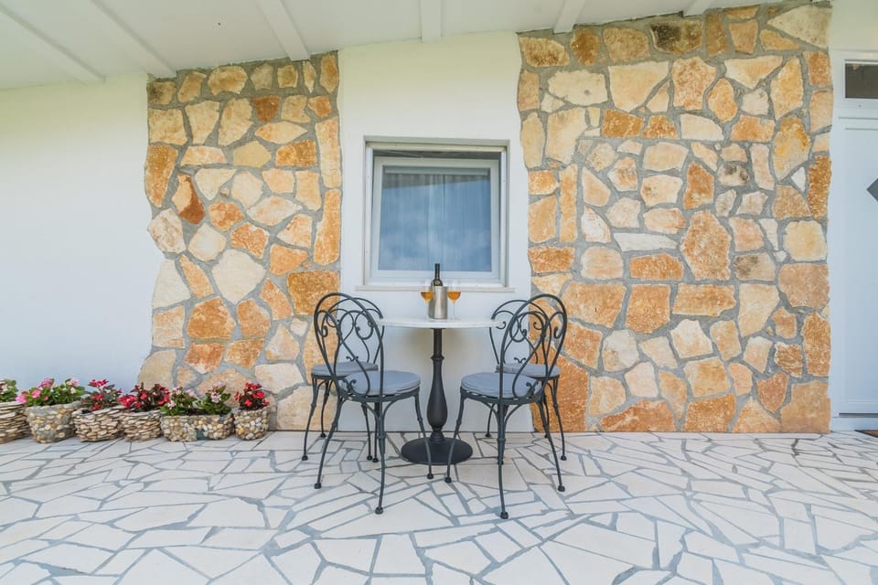 Patio, Seating area