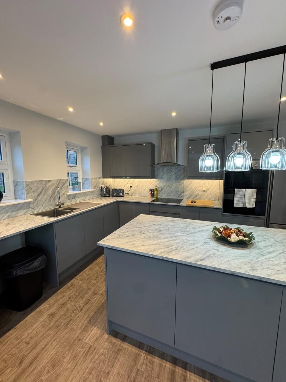 Kitchen or kitchenette, oven