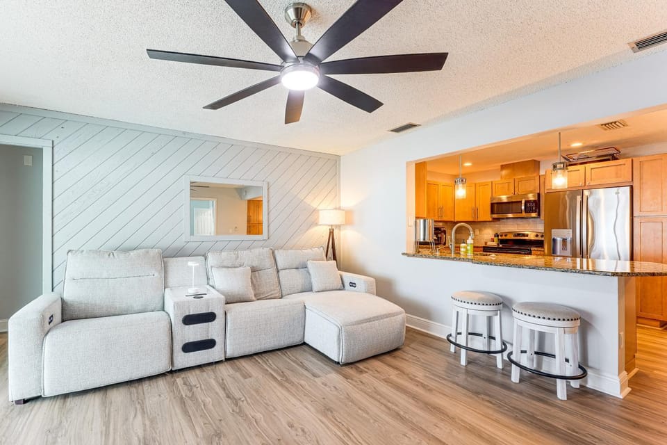 Bike to Beach + Pinellas Trail! Family Getaway House in Seminole