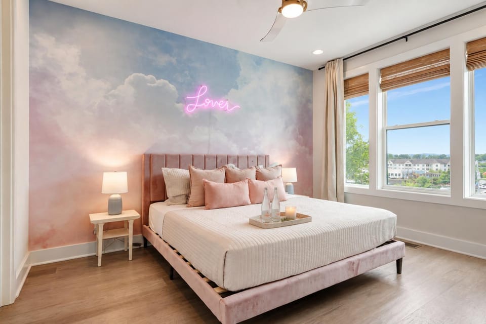 Swiftie-themed rooftop stay sleeps 12 Nashville House in Nashville