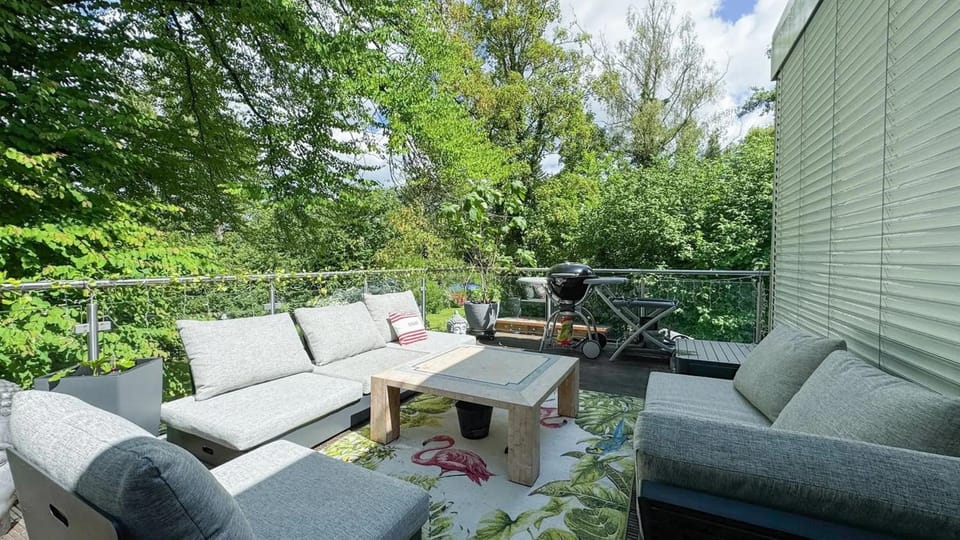 Small Part of Heaven with garden and parking Vacation rental in Chichester