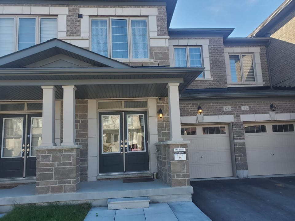 RExton Home Vacation rental in Oshawa