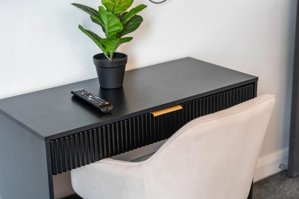 Jameson House - Sleeps 7 - Free Parking House in Wolverhampton