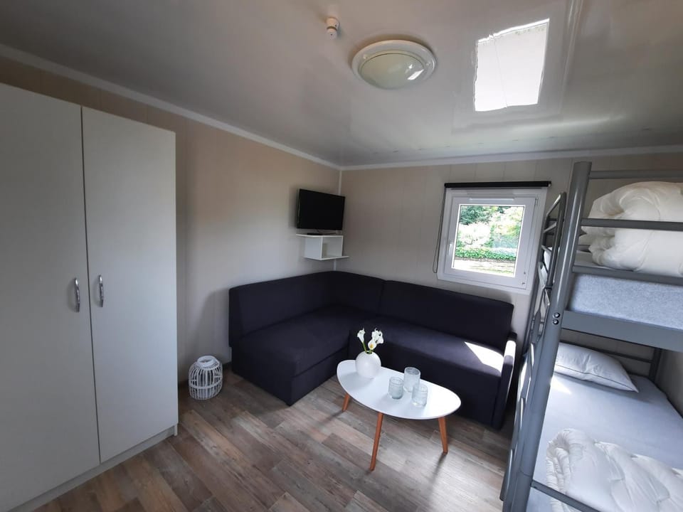 TV and multimedia, Seating area