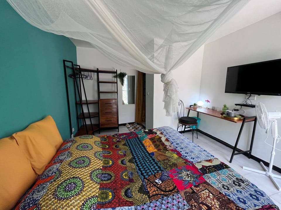 Au Petit Paradis - chambre climatisée et piscine Vacation rental in Saly
