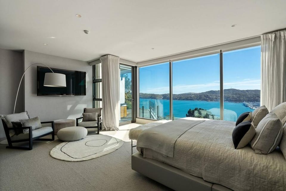 Mount Victoria Harbour View Estate House in Wellington