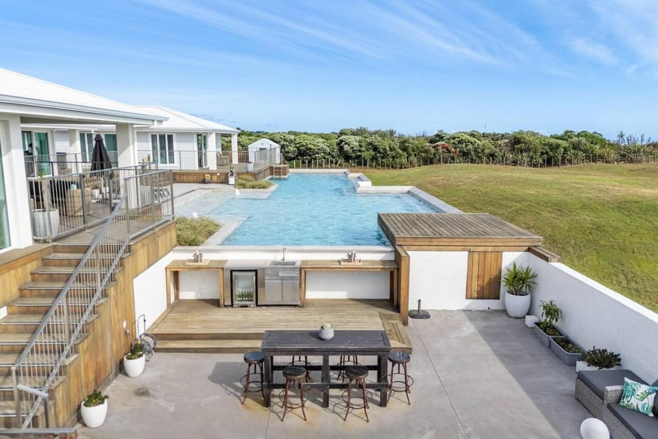 Waikanae Beachfront Private Estate House in Wellington Region