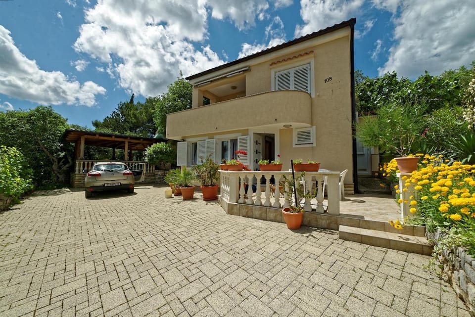 Apartments Vedrana Bed and Breakfast in Primorje-Gorski Kotar County