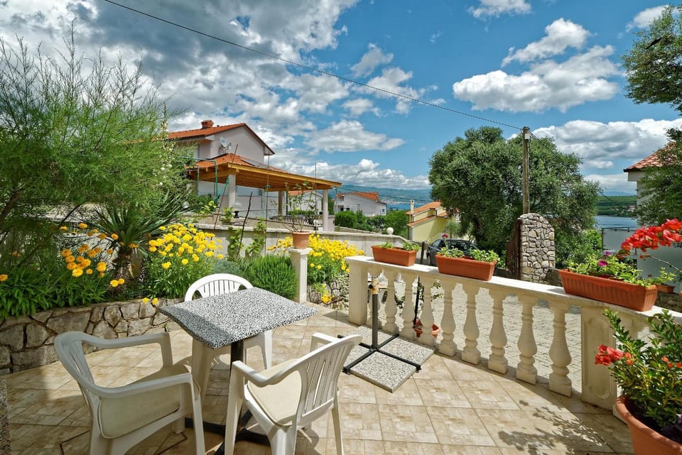 Apartments Vedrana Bed and Breakfast in Primorje-Gorski Kotar County