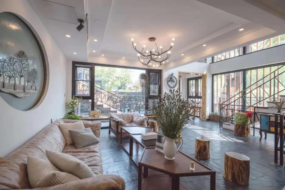 Restaurant/places to eat, Communal lounge/ TV room, Living room, Seating area