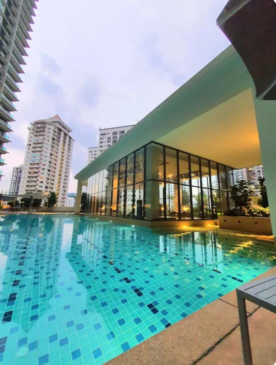 OOAK 163 Mall King Bed Netflix 3 Pax Apartment in Petaling Jaya