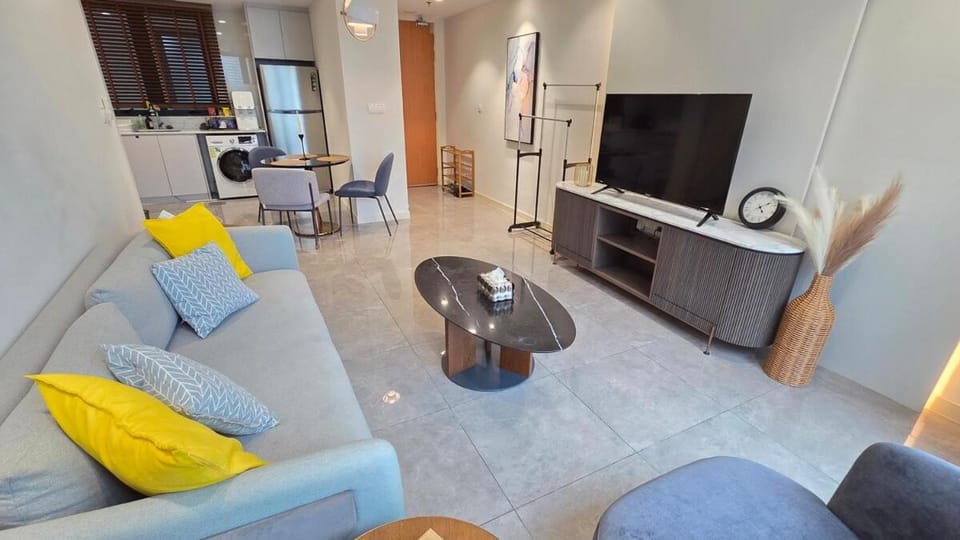 OOAK 163 Mall King Bed Netflix 3 Pax Apartment in Petaling Jaya