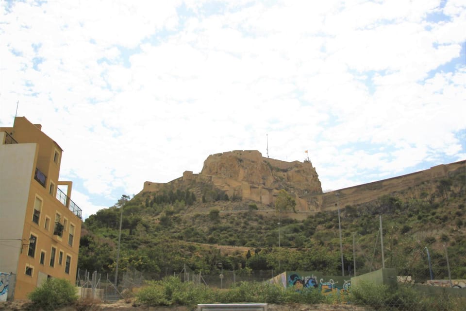Nearby landmark, Neighbourhood, Natural landscape, Mountain view
