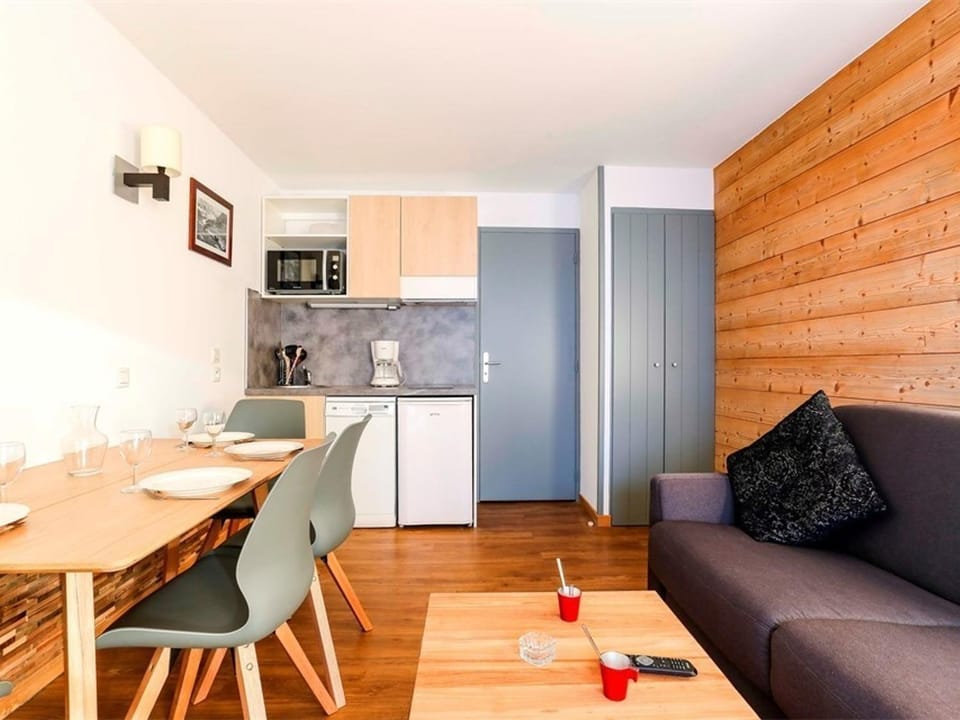 Appartement rénové, vue montagne - 4 pers. Apartment in Les Allues