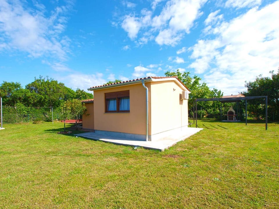 Holiday Home near Lake in Banjole-Istrien 40321 House in Banjole