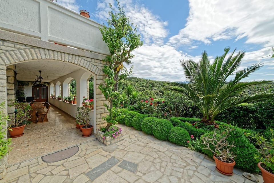 Apartments Anica Kampor Bed and Breakfast in Lika-Senj County