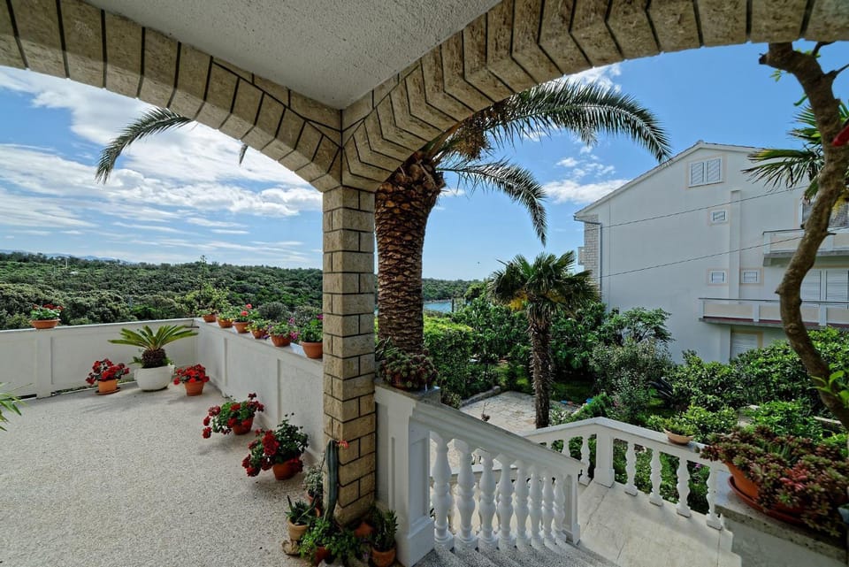 Apartments Anica Kampor Bed and Breakfast in Lika-Senj County