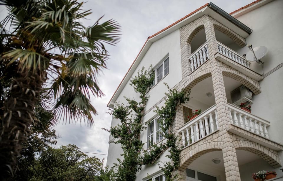 Apartments Anica Kampor Bed and Breakfast in Lika-Senj County