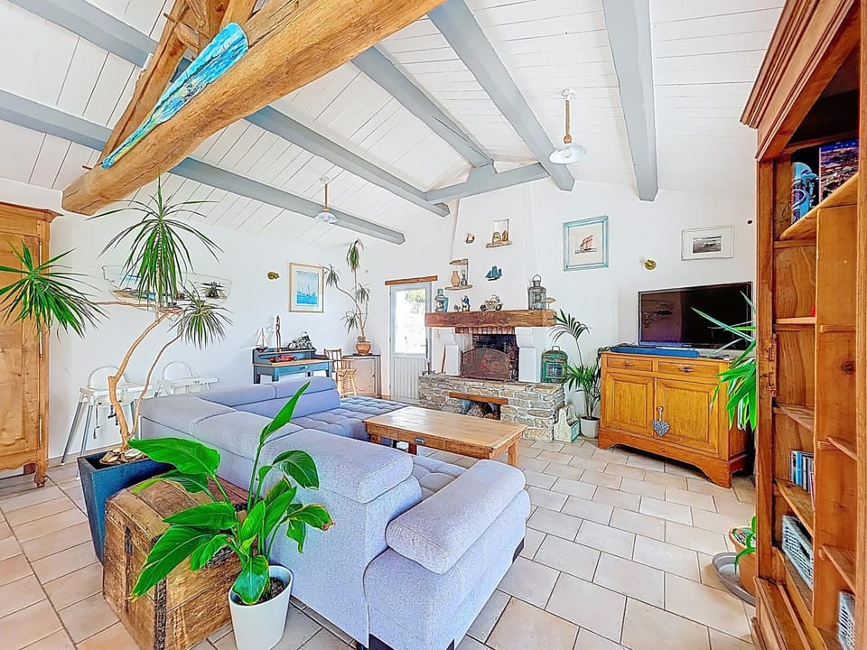 TV and multimedia, Living room, Lounge or bar