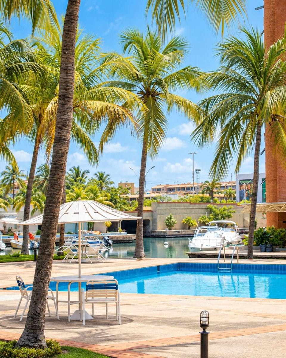 Relax con Confort Encantador Apt con Piscina y Playa Lechería Apartment in Venezuela