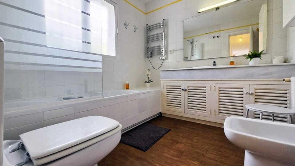 Bathroom, Bath