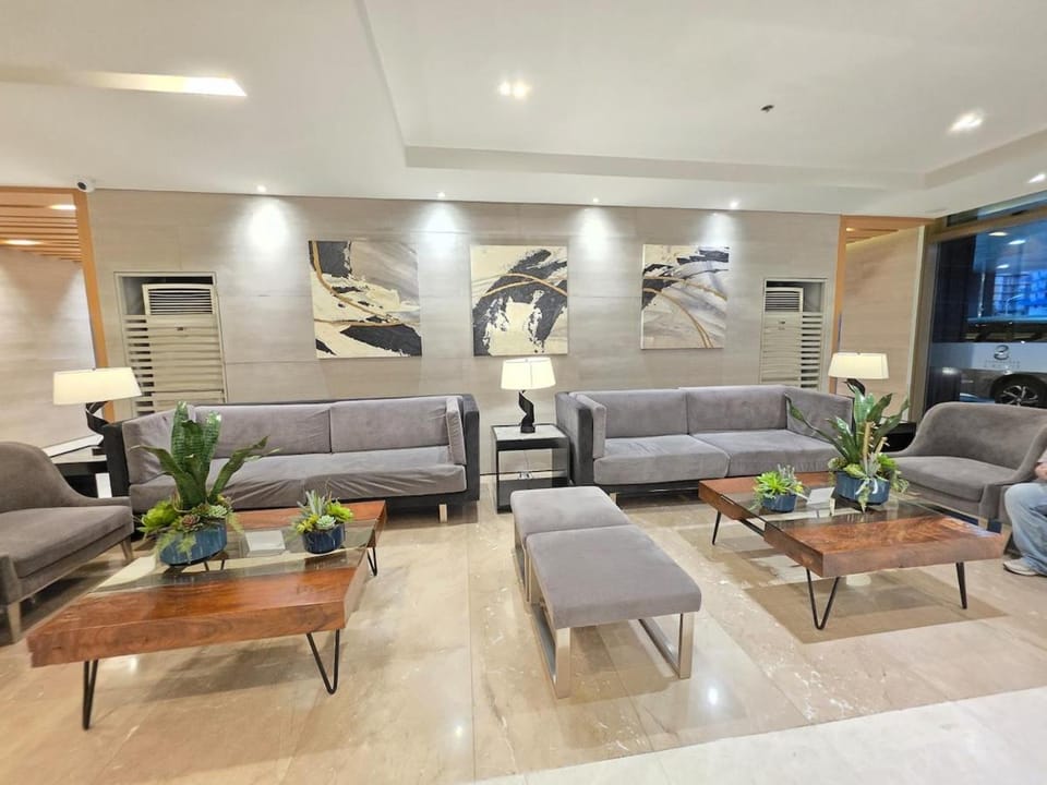 Serene Cozy Central 1BR near Mall of Asia SMX Ikea and Airport Apartment in Pasay