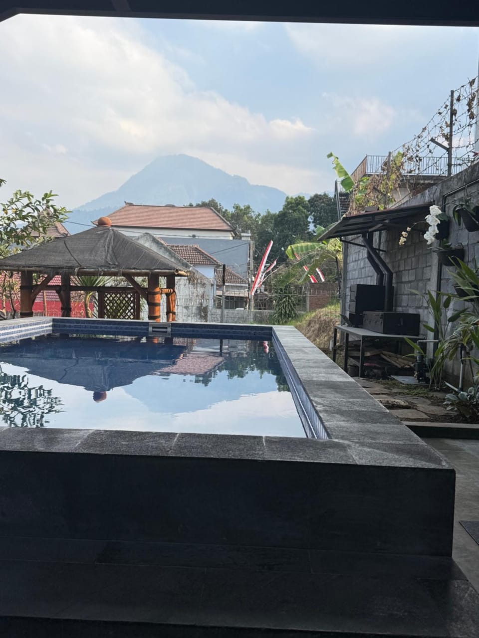 Mountain view, Pool view, Swimming pool