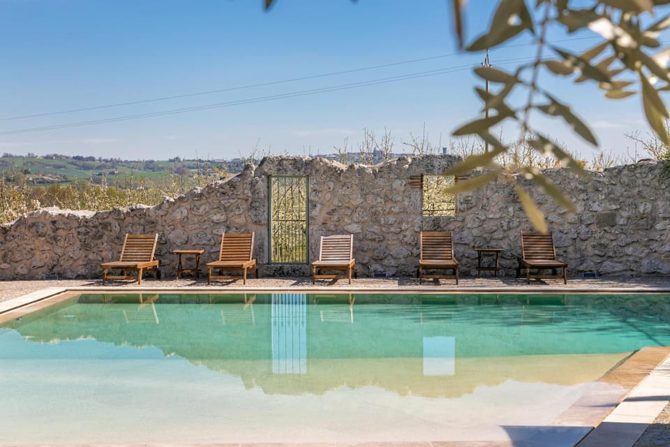 Day, Natural landscape, Pool view, Swimming pool, sunbed