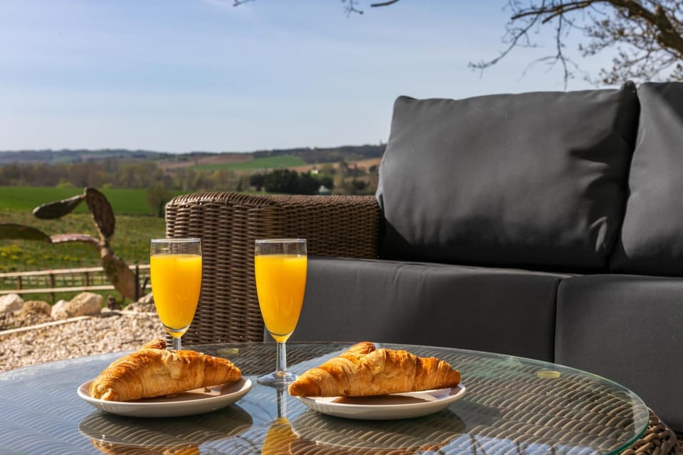Natural landscape, View (from property/room), Balcony/Terrace, Food and drinks, Breakfast, Drinks
