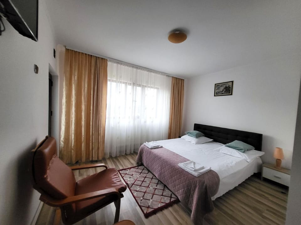 Bed, Photo of the whole room, Bedroom, air conditioner