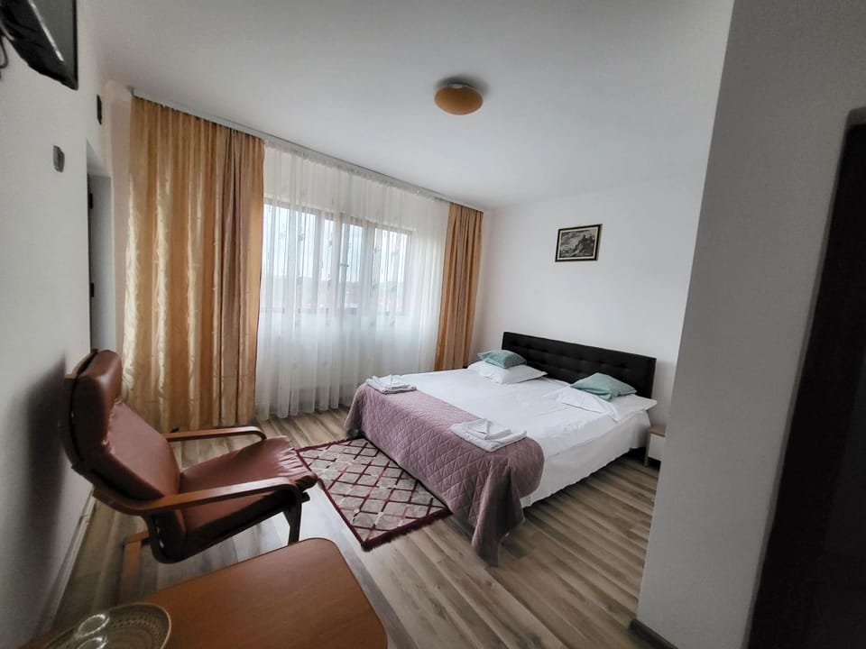 Bed, Photo of the whole room, Seating area, Bedroom, Garden view, internet, air conditioner