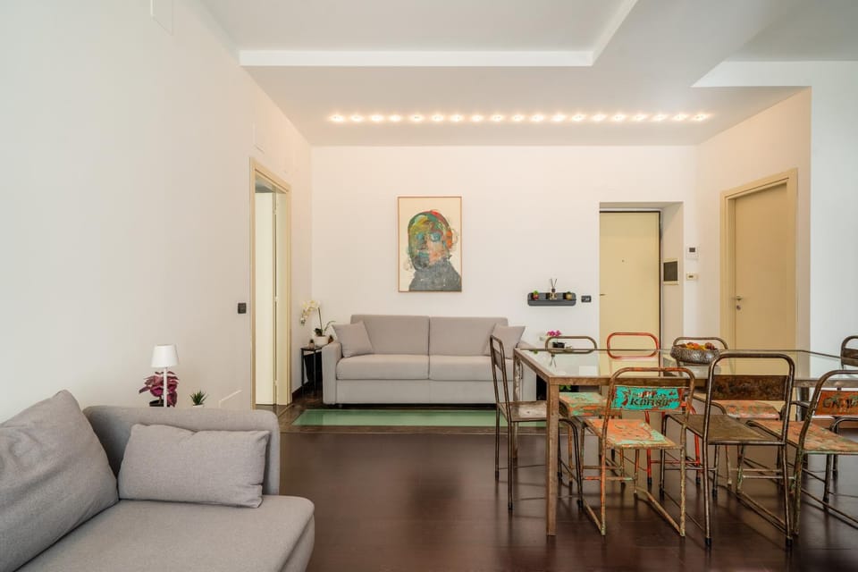 Living room, Seating area, Lunch