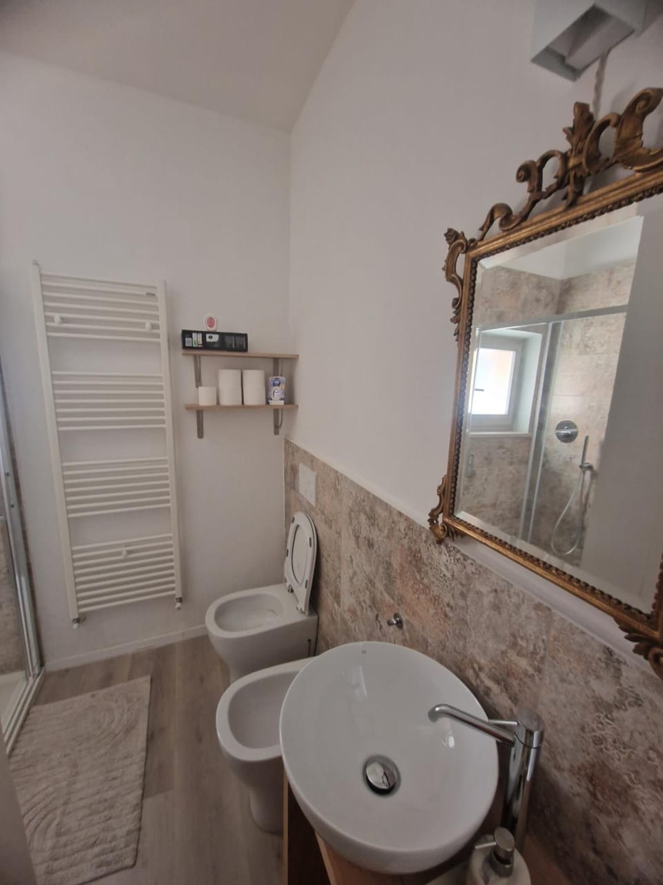 Alice Home Apartment in Foligno