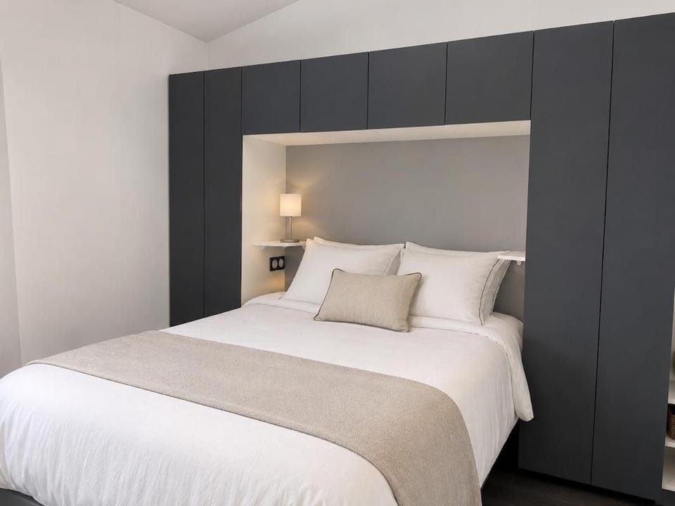 Bed, Photo of the whole room, Bedroom, wardrobe