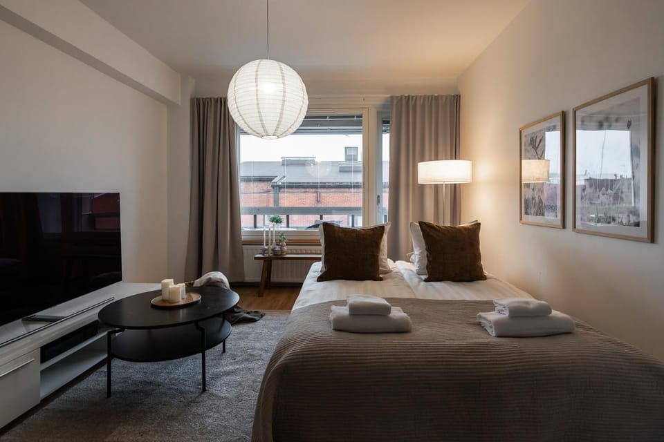 Living room, Seating area, Bedroom, towels