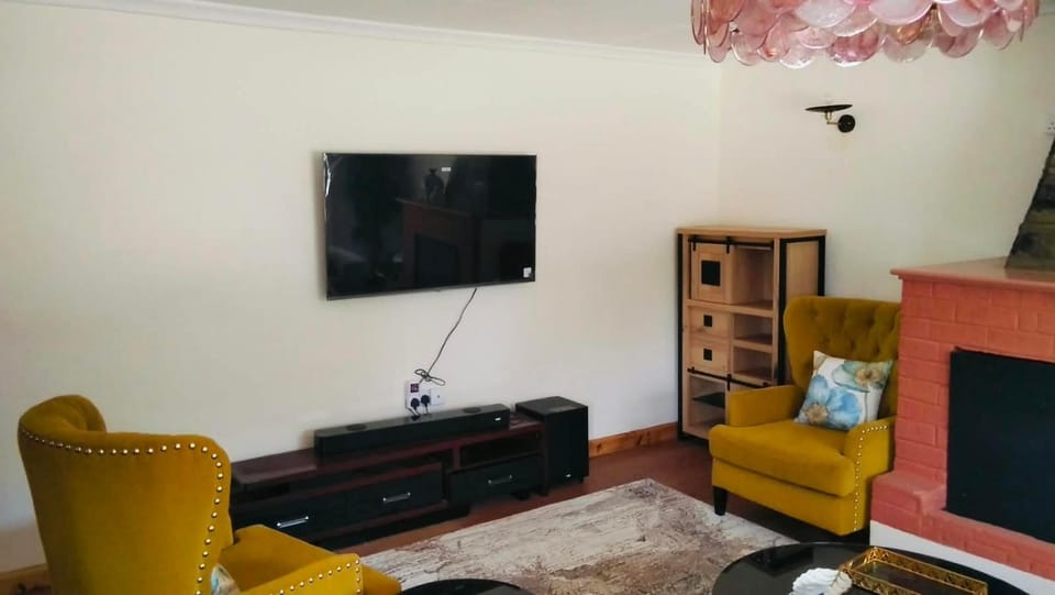 Living room, Evening entertainment