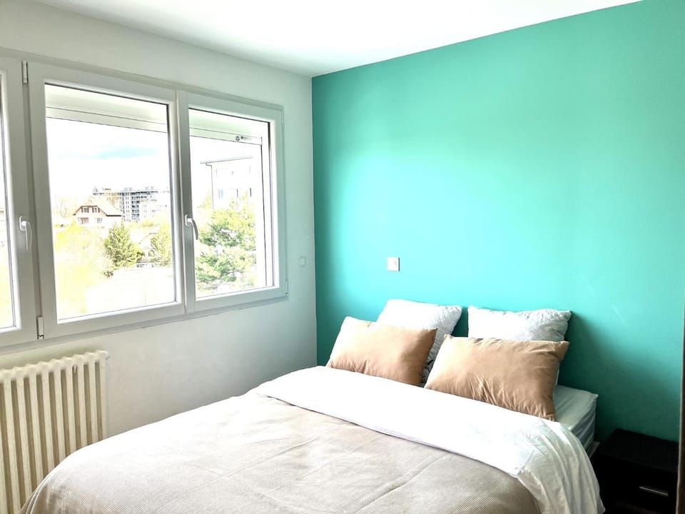 M019 l 3 chambres l 6 personnes l Balcon Apartment in Annemasse