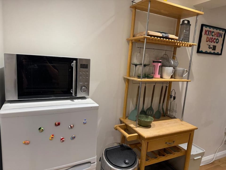 Private garden studio with driveway parking House in Oxford