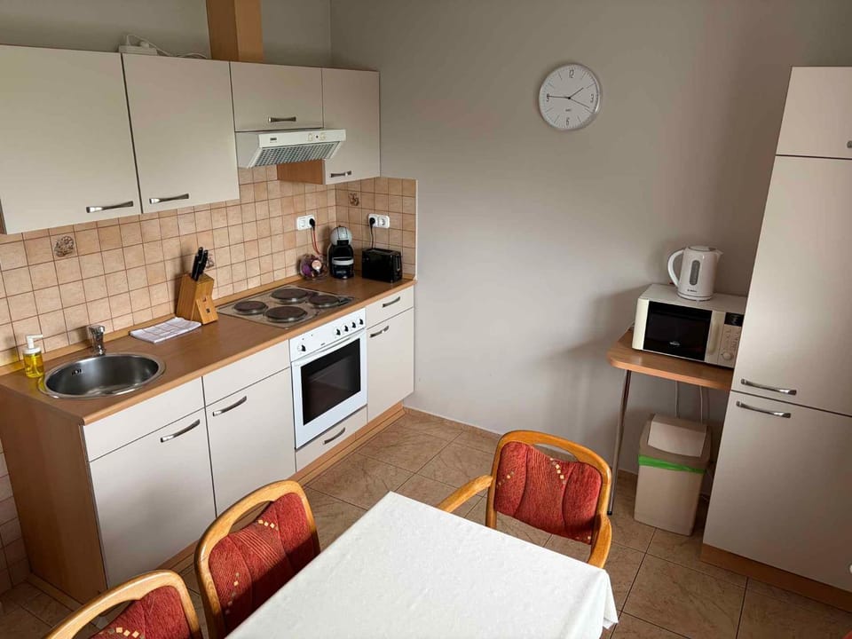 Coffee/tea facilities, microwave, dryer