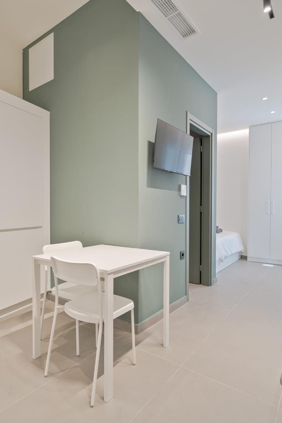 TV and multimedia, Dining area