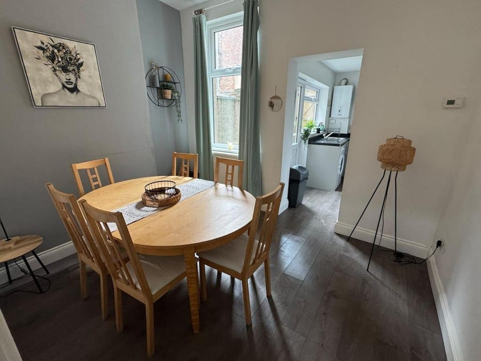 Contractors 4BR, Double Beds, Long-Stay Discounts House in Barrow-in-Furness