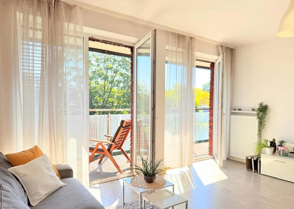 View (from property/room), Balcony/Terrace, Living room, Seating area, sunbed
