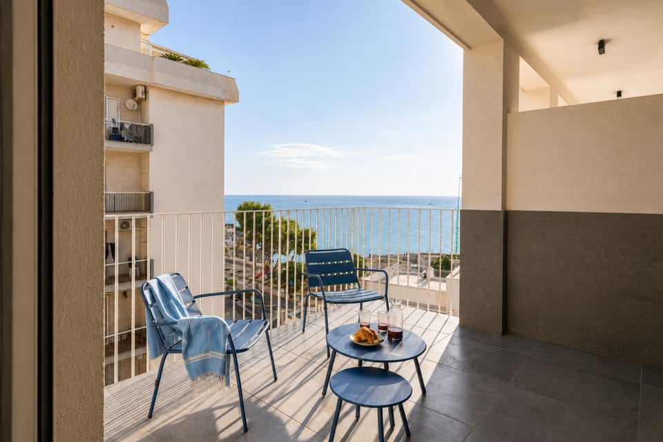 View (from property/room), Balcony/Terrace, Dining area