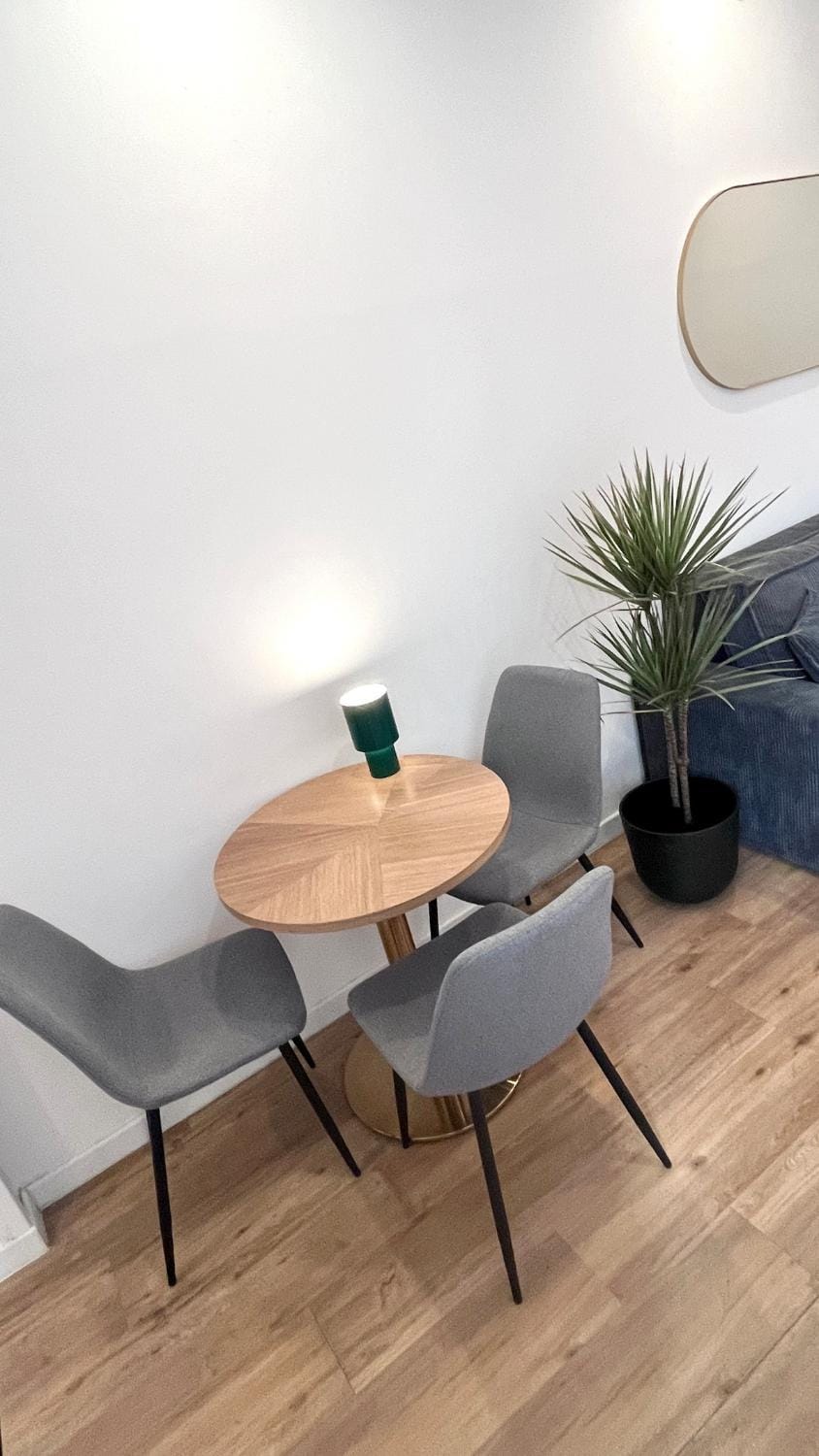 Seating area, Dining area