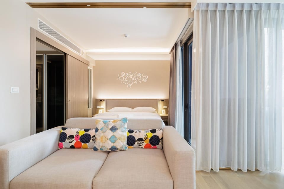 Bed, Living room, Bedroom